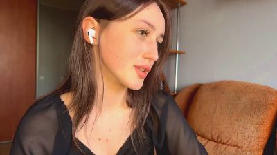 AdeliaDerousse live cam on Cam4