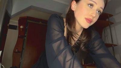 AdeliaDerousse live cam on Cam4