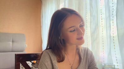 AdeliaDerousse live cam on Cam4