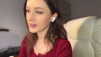 AdeliaDerousse live cam on Cam4