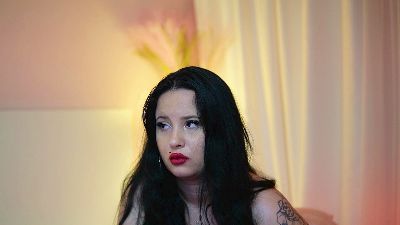 AdelineRoze live cam on Cam4