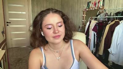 AdellaElders live cam on Cam4