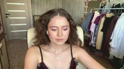 AdellaElders live cam on Cam4
