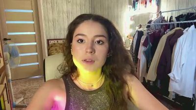 AdellaElders live cam on Cam4