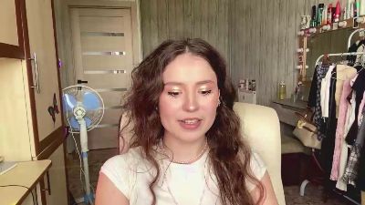 AdellaElders live cam on Cam4