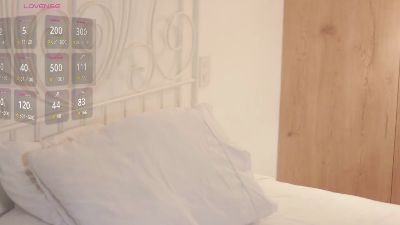 Adia_ live cam on Cam4