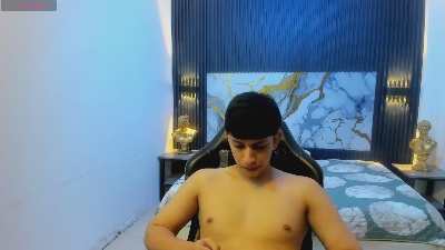 AdrianFranko live cam on Cam4