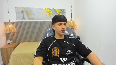 AdrianFranko live cam on Cam4