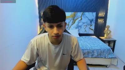 AdrianFranko live cam on Cam4
