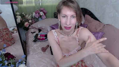 AdrianaDesire live cam on Cam4