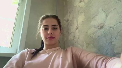 AdrianaPfluger live cam on Cam4