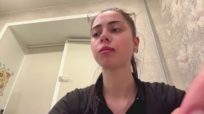 AdrianaPfluger live cam on Cam4