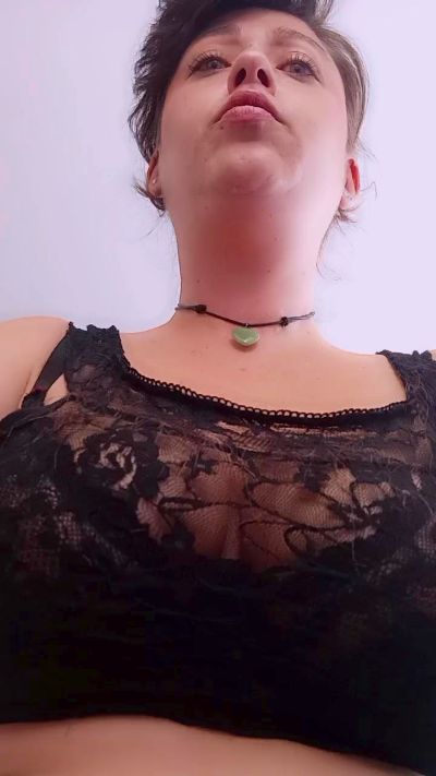 Adrianafernan live cam on Cam4