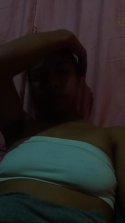 Adrianha live cam on Cam4