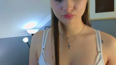 AdriannaMann live cam on Cam4