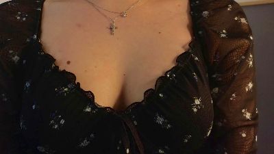 AdriannaMann live cam on Cam4