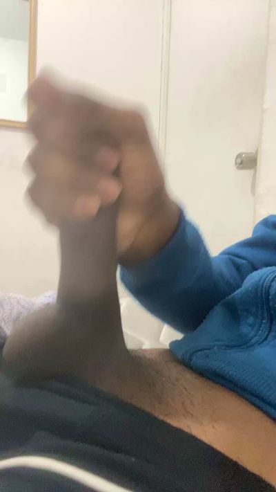Adrianz7 live cam on Cam4