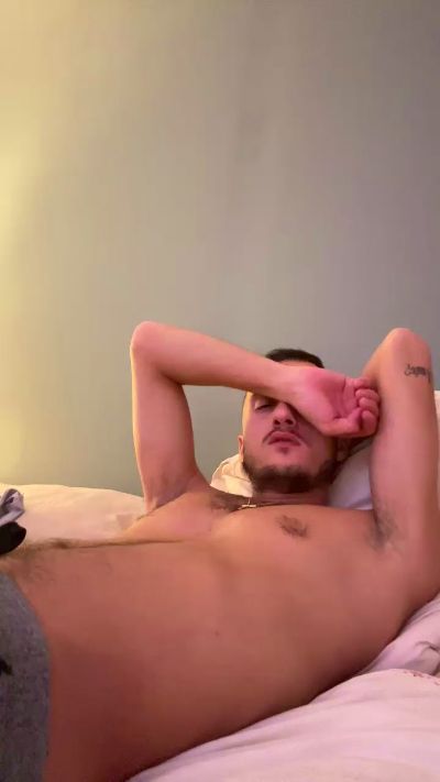 Adrien5934 live cam on Cam4