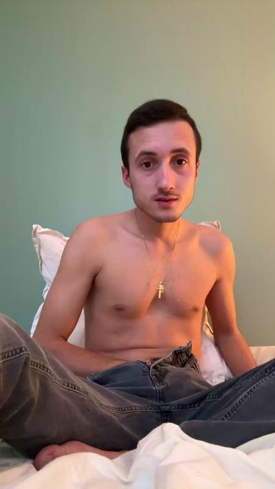 Adrien5934 live cam on Cam4