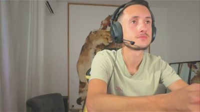 Adrien5934 live cam on Cam4