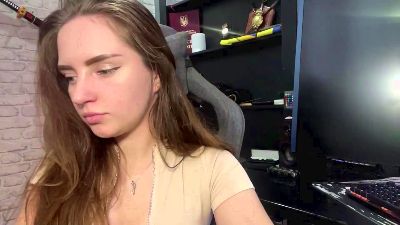 Live thumbnail of AdrieneUoy