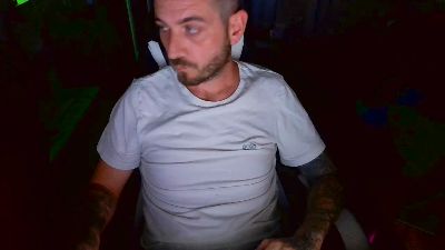Adz6969 live cam on Cam4