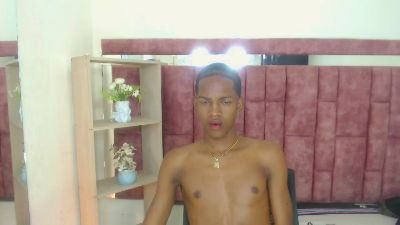 AfroWayuuu live cam on Cam4