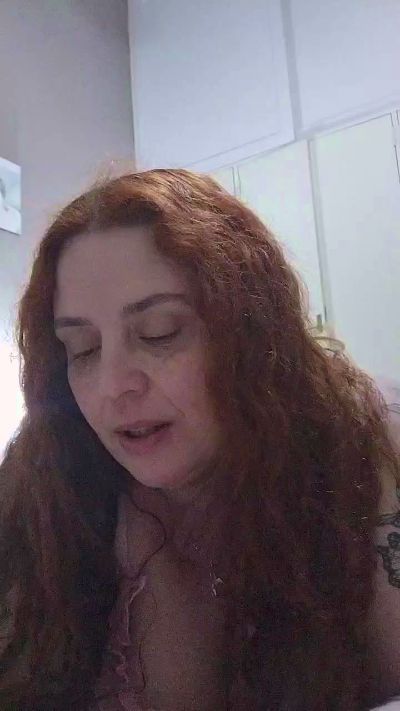 Afrodita1975 live cam on Cam4