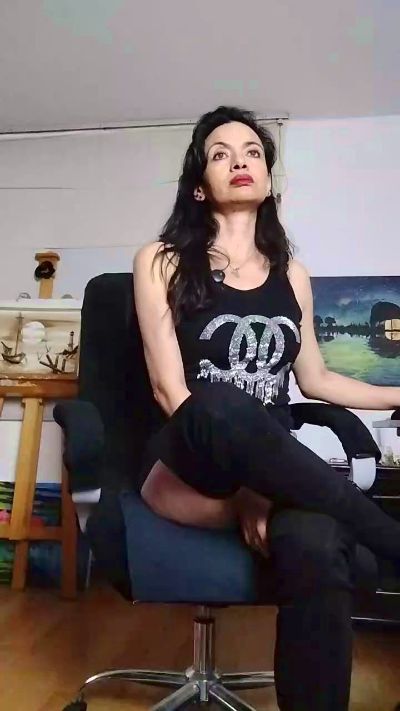 Afroditarggenis live cam on Cam4
