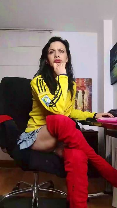 Afroditarggenis live cam on Cam4