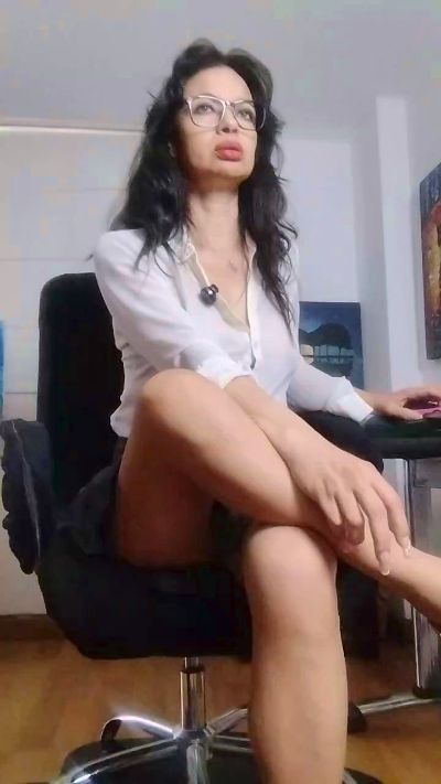 Afroditarggenis live cam on Cam4