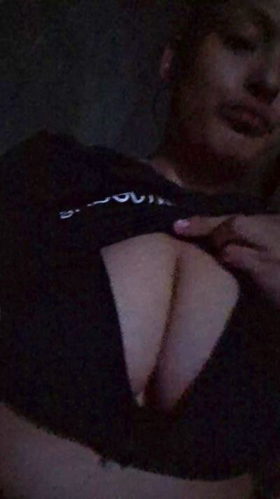 AglaeeBigass live cam on Cam4