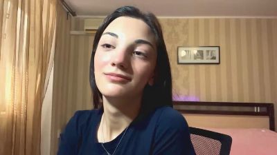 AgnusGraser live cam on Cam4