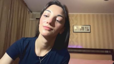 AgnusGraser live cam on Cam4