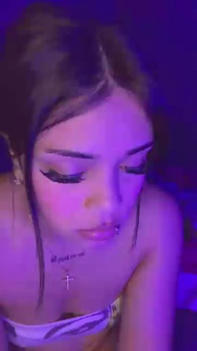 Agos_fiora21 live cam on Cam4