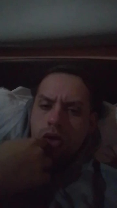 Agustin1996f live cam on Cam4