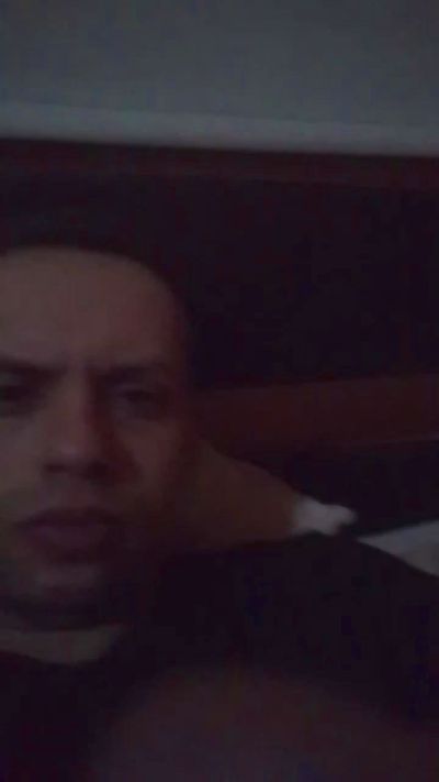 Agustin1996f live cam on Cam4