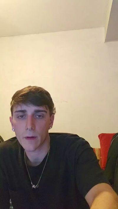 Agustinkei live cam on Cam4