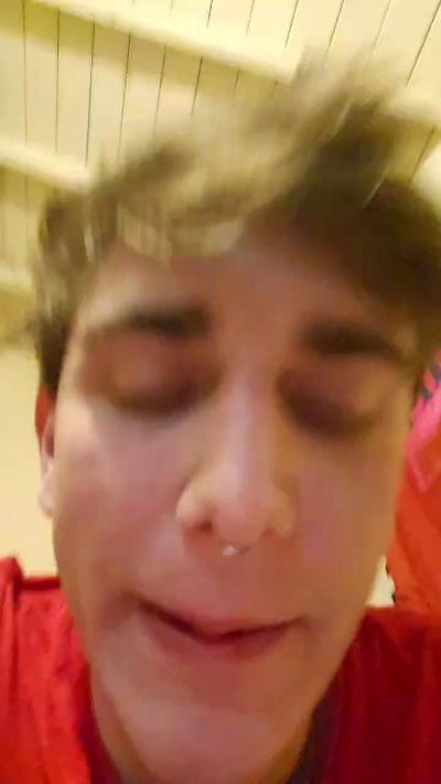 Agustinkei live cam on Cam4