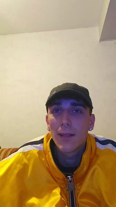 Agustinkei live cam on Cam4