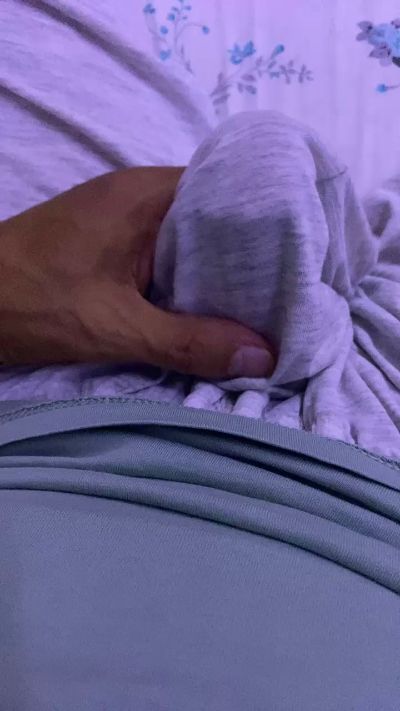Ahmet34ay31 live cam on Cam4