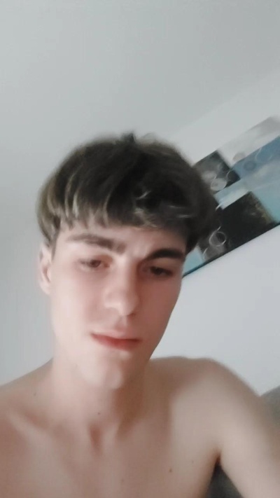 Aig2004 live cam on Cam4