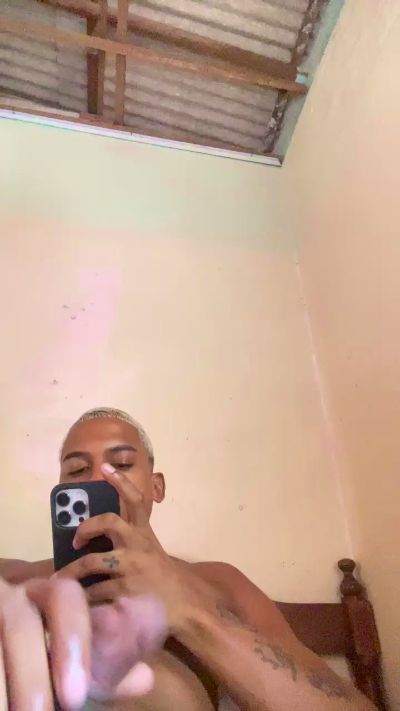 Aikenn live cam on Cam4