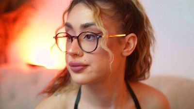 AileenKiss live cam on Cam4