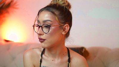 AileenKiss live cam on Cam4