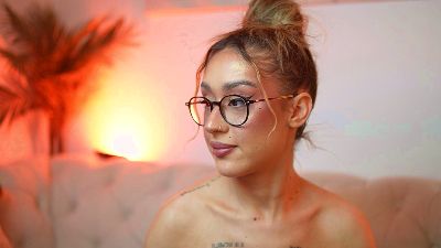 AileenKiss live cam on Cam4