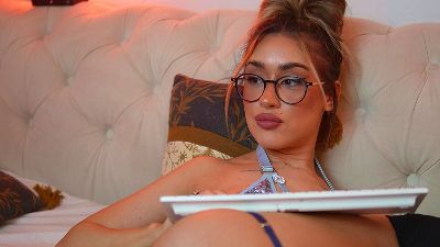 AileenKiss live cam on Cam4