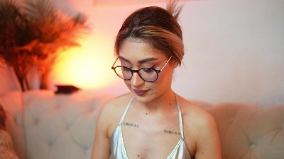 AileenKiss live cam on Cam4