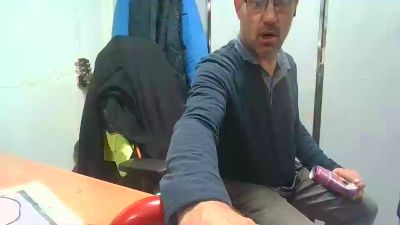 Aimechienne77 live cam on Cam4