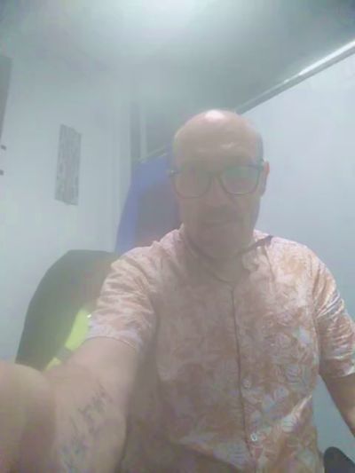 Aimechienne77 live cam on Cam4